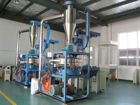 Machine de traitement des matières premières à rotomoulding à commande PLC 0-50 tours/min