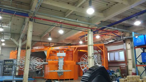 Énergie efficace 3 bras Petite machine de rotomoulding Facile à utiliser